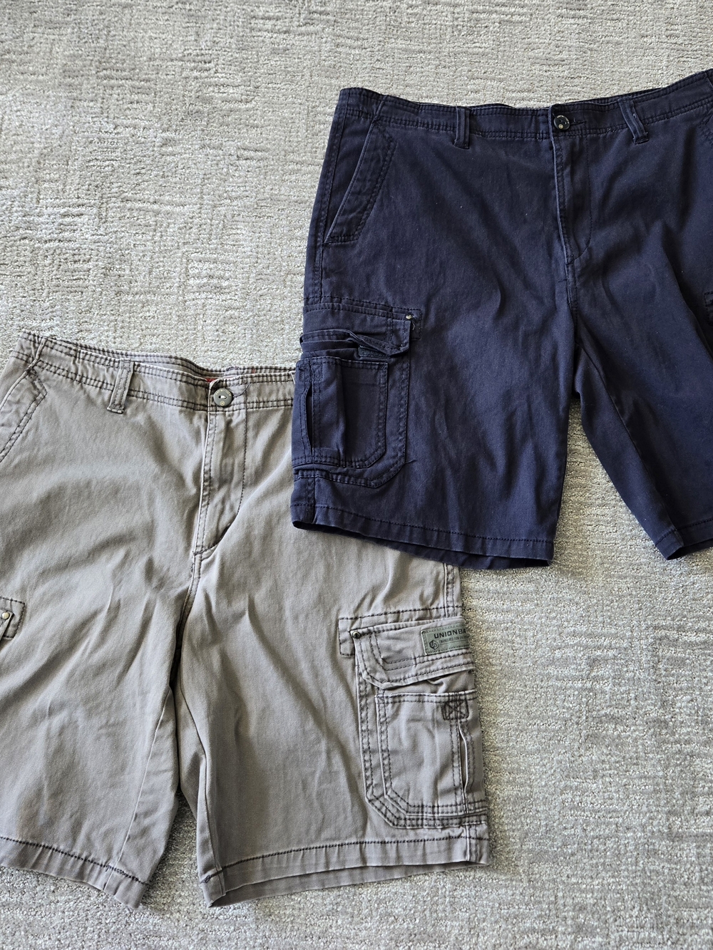 UNIONBAY Men's Navy and Gray Cargo Shorts Size 36